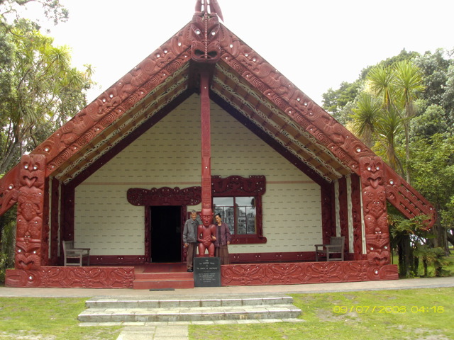 Waitangi Maori meeting house.JPG