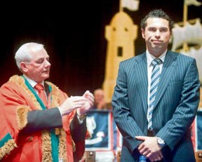 Sean Ó hAilpín receiving Freedom of Cork Award