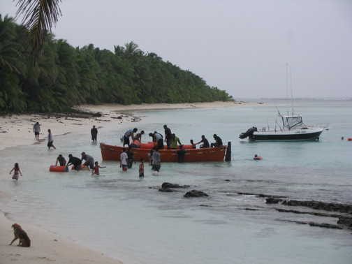 Unloading launch at Motusa