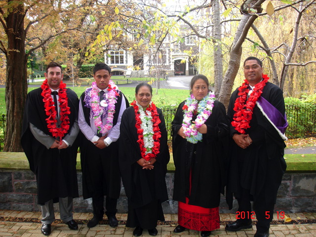 e. Terry with Pacific Is. Graduands.JPG