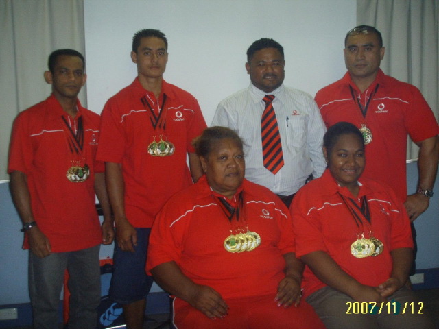TEAM VODAFONE MAROOF, LORANCE, LIGA,IRAVA,MILI,HELEN  at press conference.JPG