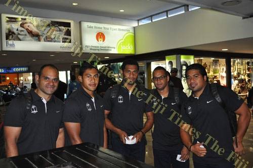 Ravai Fatiaki with Flying Fijians teammates